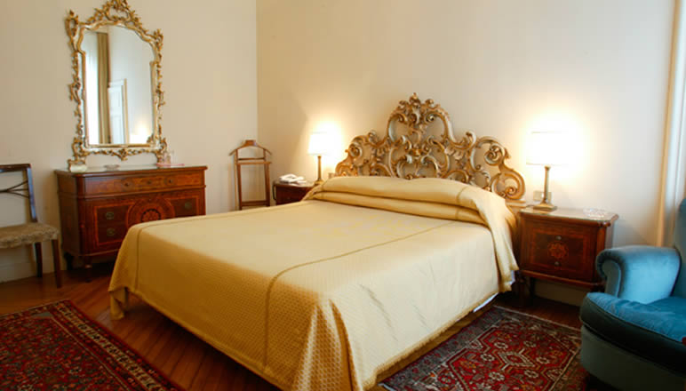 hotel-la-pace-camera-classic1