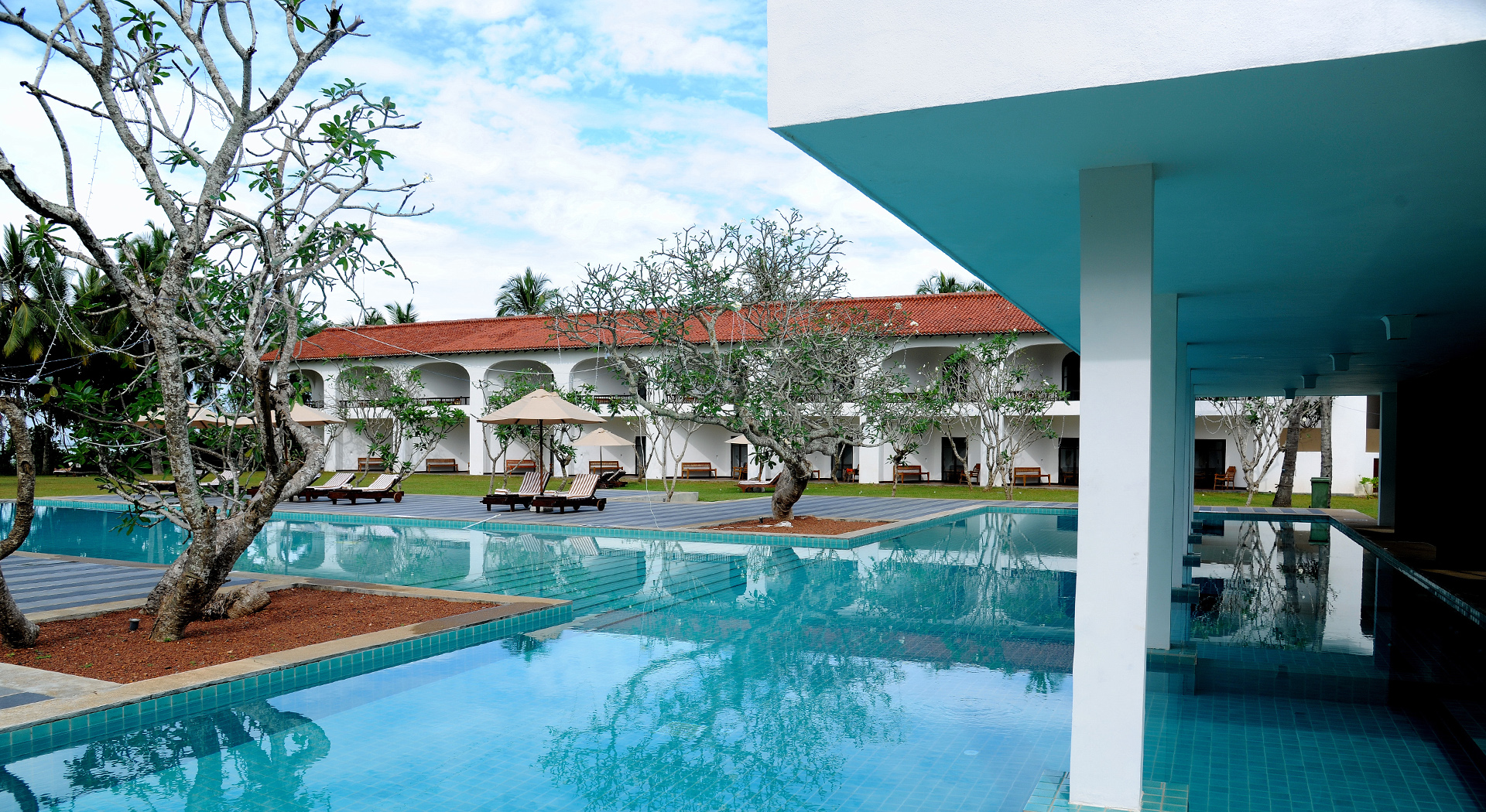 pool-heritance-sri-lanka-ayurveda-copertina