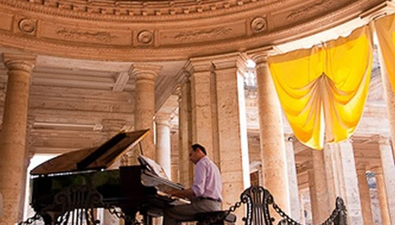 terme-tettuccio-pianista1